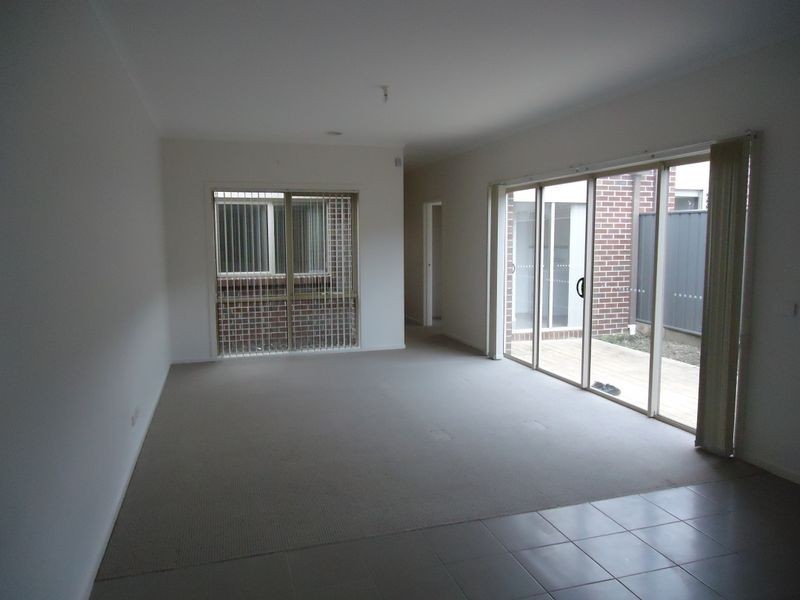 84 Sabel Drive, Cranbourne North VIC 3977