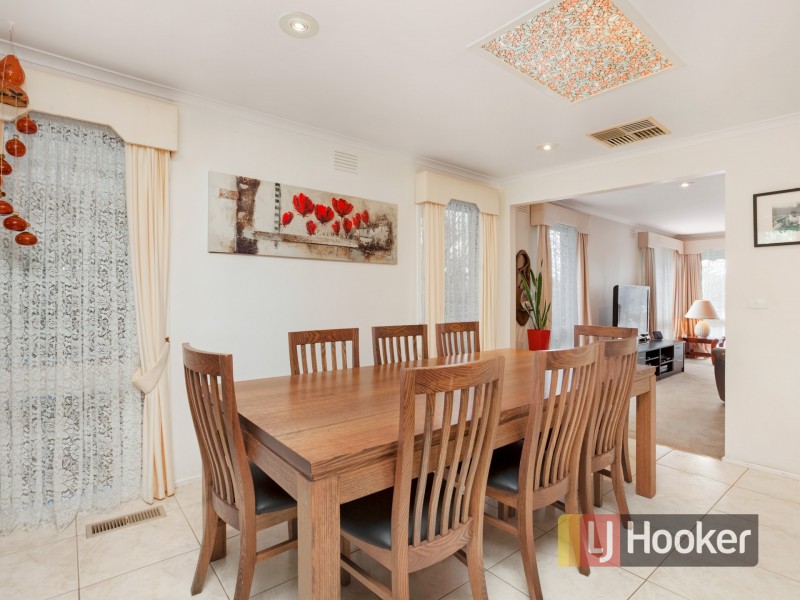 6 Crossdale Rise, Endeavour Hills VIC 3802