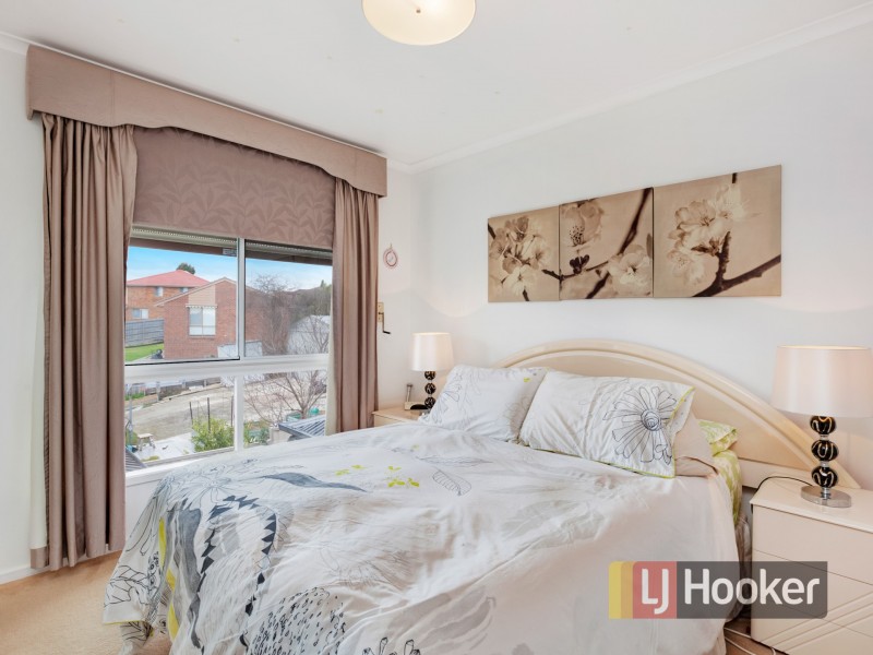 6 Crossdale Rise, Endeavour Hills VIC 3802