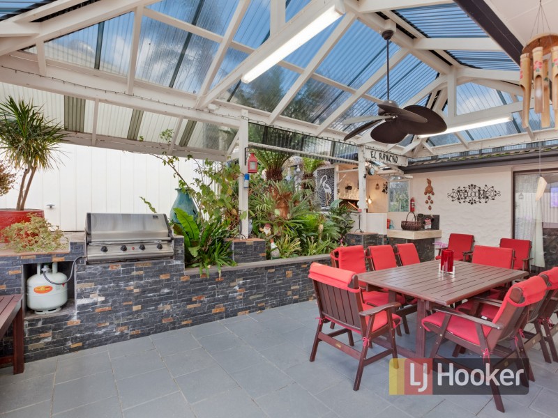 6 Crossdale Rise, Endeavour Hills VIC 3802