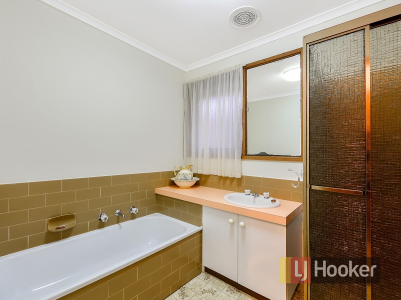 6 Avenel Place, Endeavour Hills VIC 3802