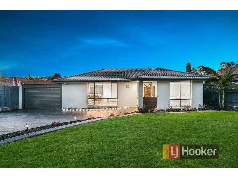 63 Sydney Parkinson Avenue, Endeavour Hills VIC 3802