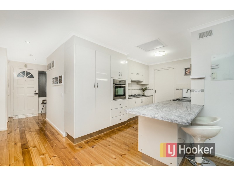 63 Sydney Parkinson Avenue, Endeavour Hills VIC 3802