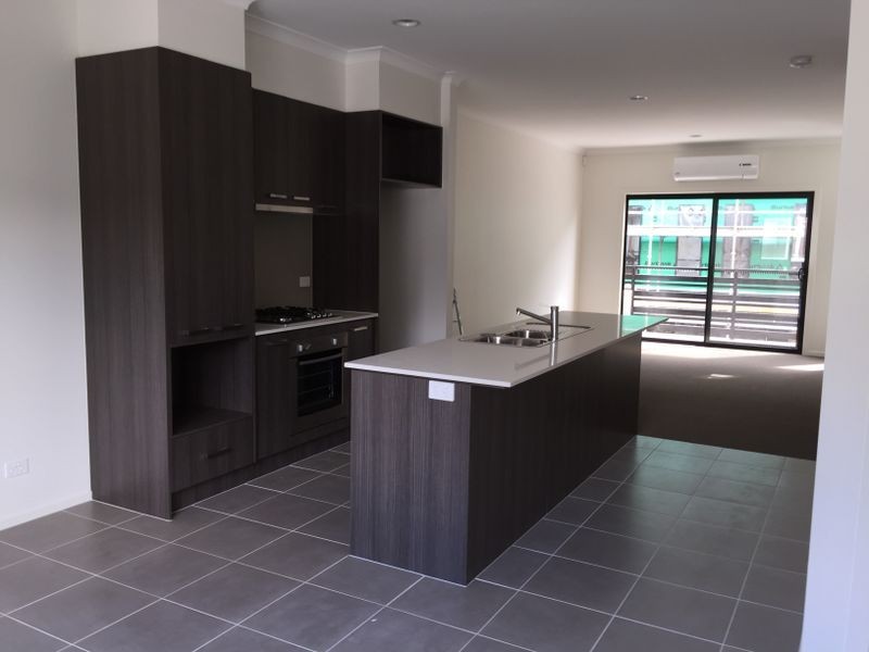 10/6 Huckson Street, Dandenong South VIC 3175