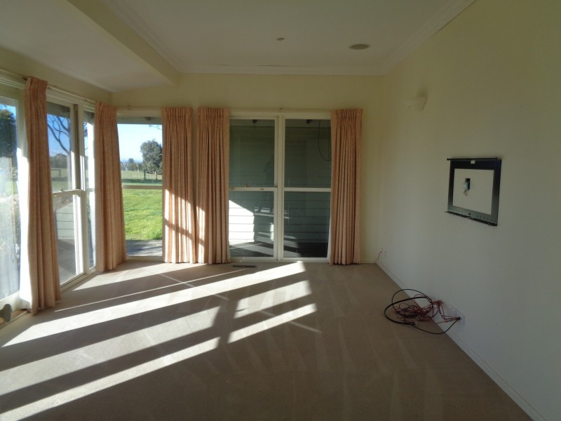 235 Clyde-Five Ways Road, Clyde VIC 3978