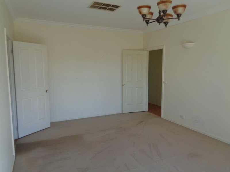 235 Clyde-Five Ways Road, Clyde VIC 3978