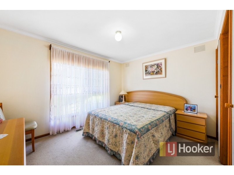 42 Singleton Drive, Endeavour Hills VIC 3802