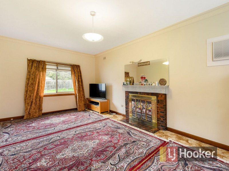 18 Fifth Avenue, Dandenong VIC 3175