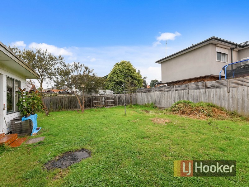 18 Fifth Avenue, Dandenong VIC 3175