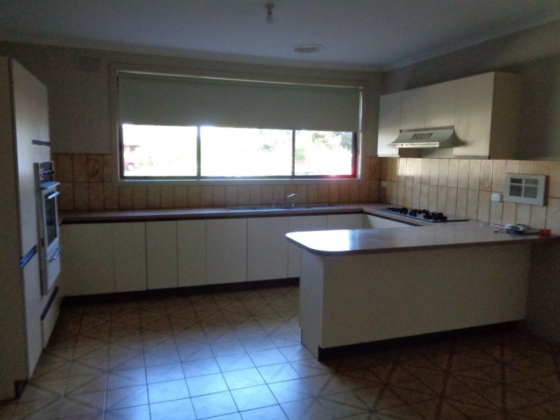 47 Endeavour Crescent, Endeavour Hills VIC 3802