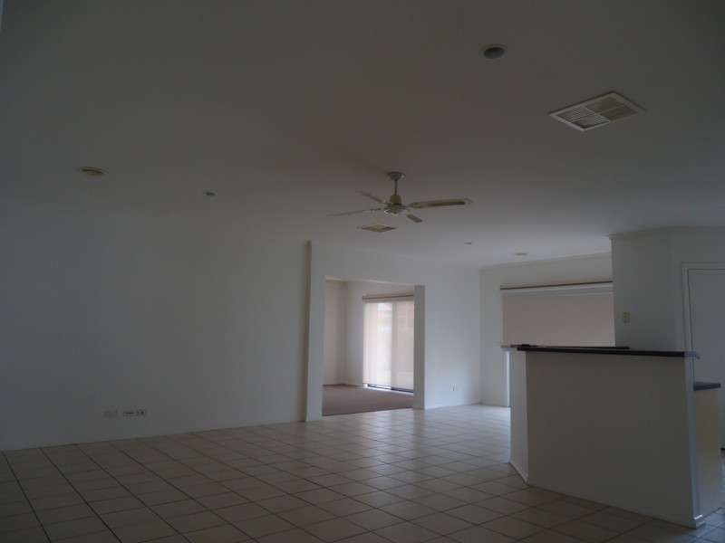 14 Berwick Cranbourne Road, Cranbourne East VIC 3977