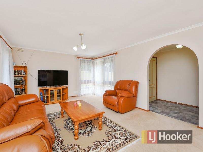 44 Girvan Circuit, Endeavour Hills VIC 3802