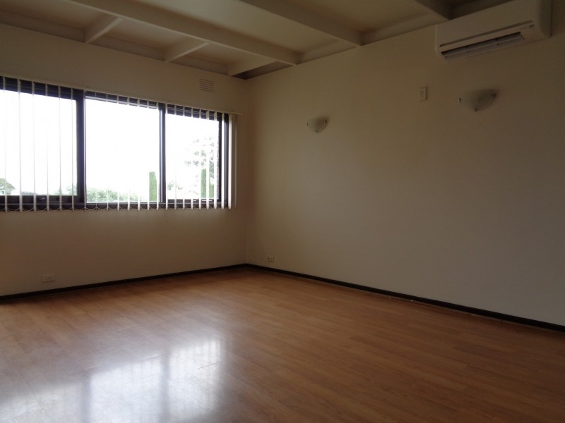 Unit 2/144 Kidds Road, Doveton VIC 3177