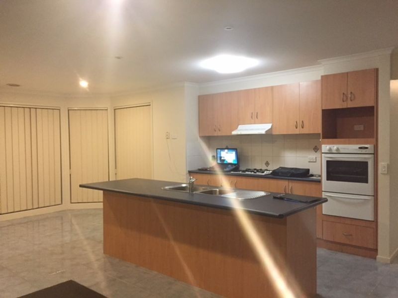 49 Edgbaston Circuit, Berwick VIC 3806