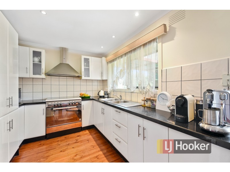 22 Kinkead Crescent, Endeavour Hills VIC 3802