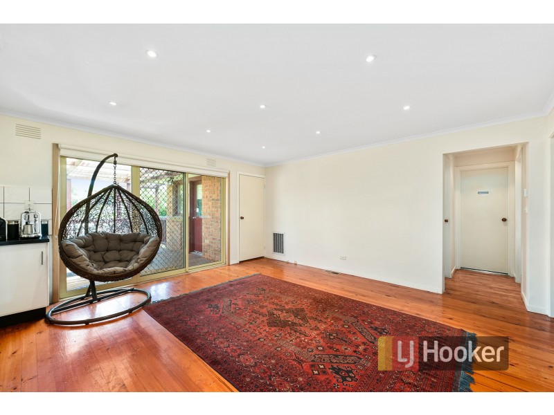 22 Kinkead Crescent, Endeavour Hills VIC 3802