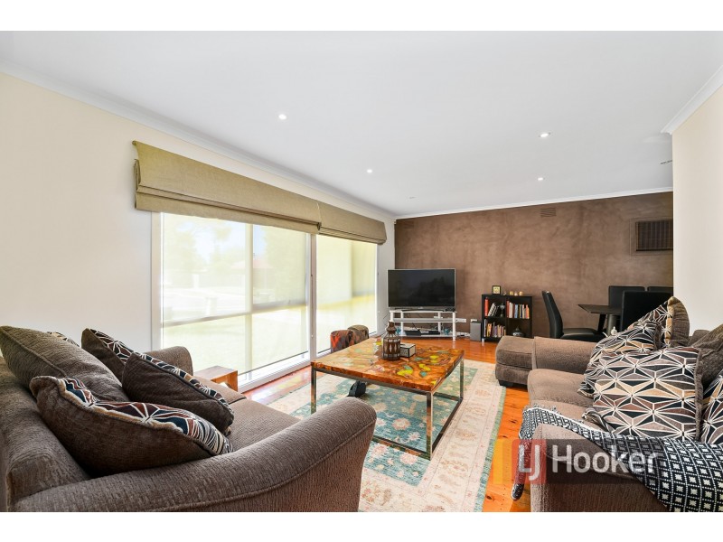 22 Kinkead Crescent, Endeavour Hills VIC 3802