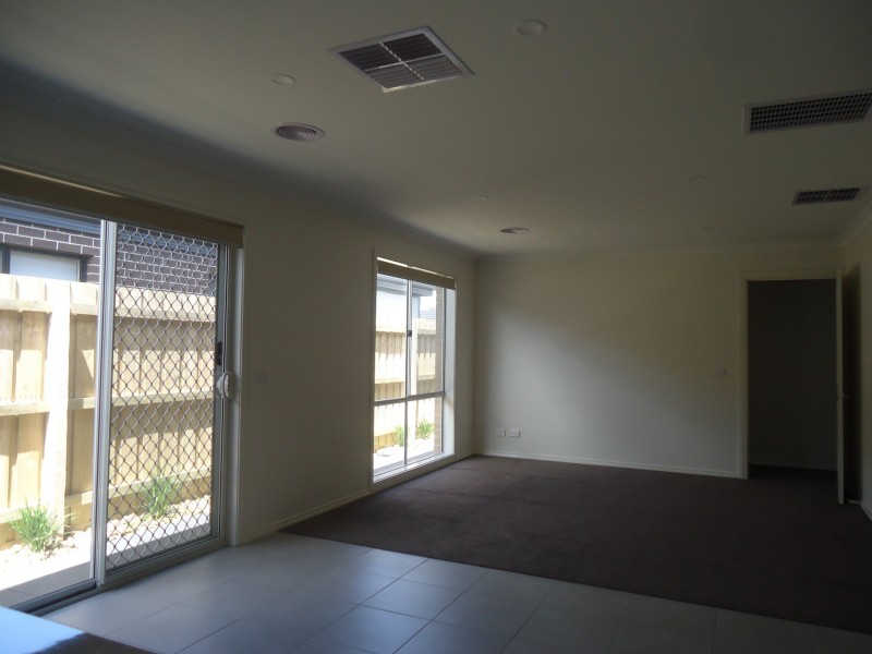 15 Norma Crescent, Officer VIC 3809