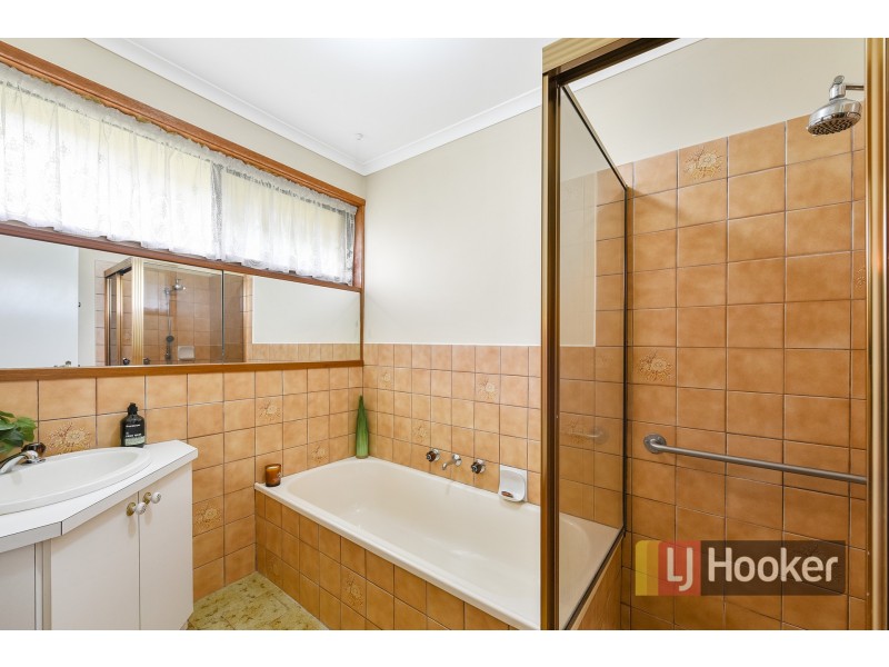 Unit 1/160 Gladstone Road, Dandenong North VIC 3175