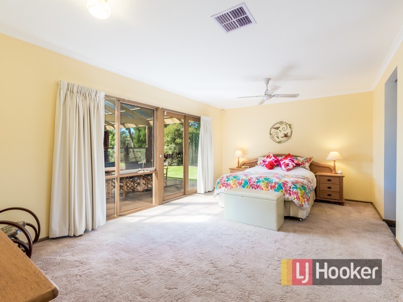 64-66 Kennington Park Drive, Endeavour Hills VIC 3802