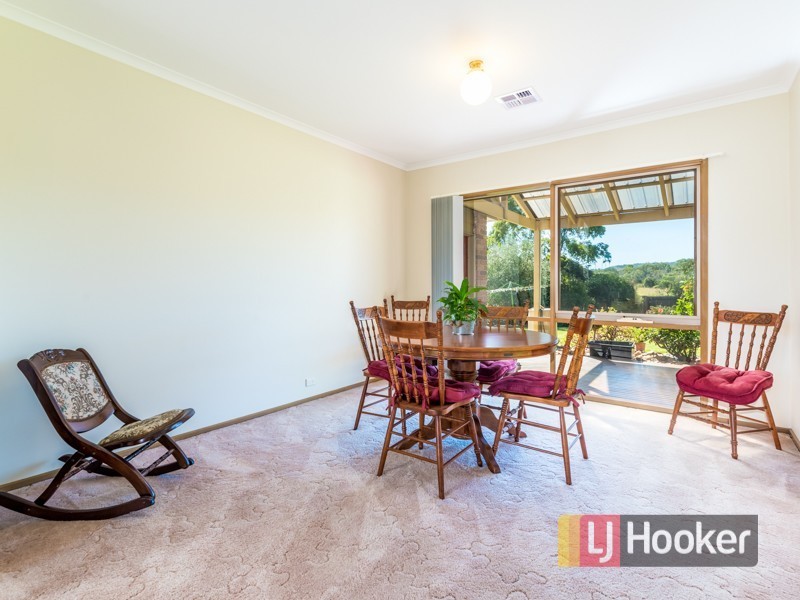 64-66 Kennington Park Drive, Endeavour Hills VIC 3802