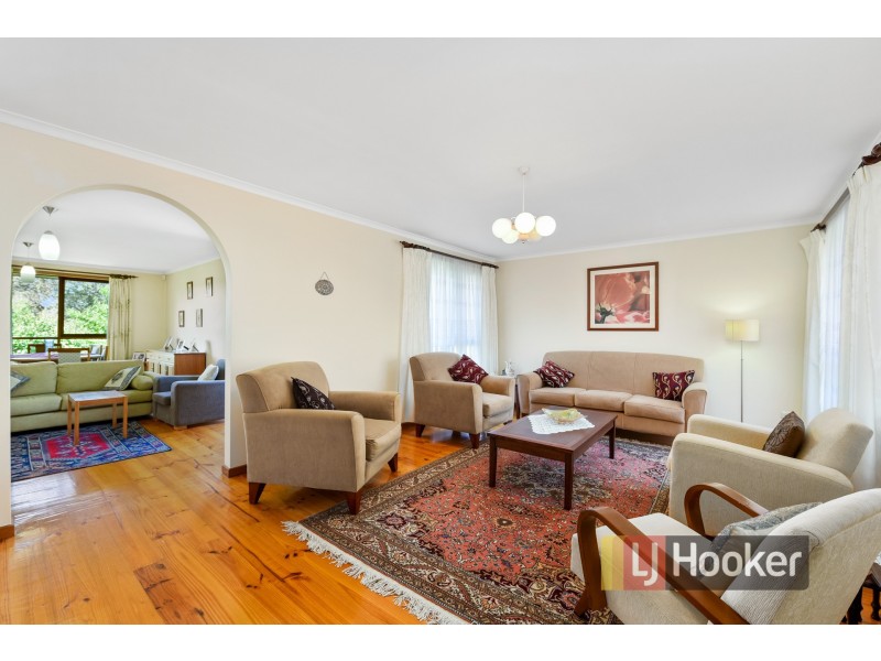 42 Singleton Drive, Endeavour Hills VIC 3802