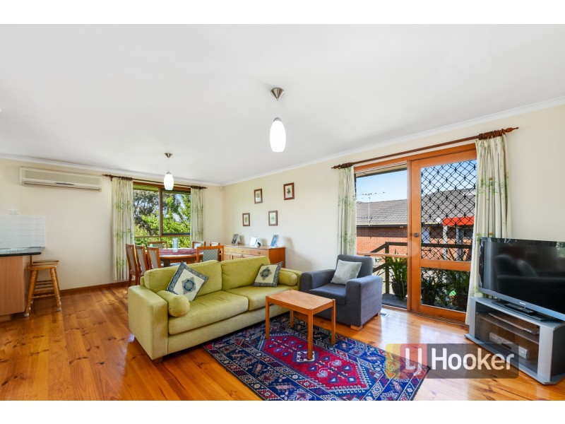 42 Singleton Drive, Endeavour Hills VIC 3802