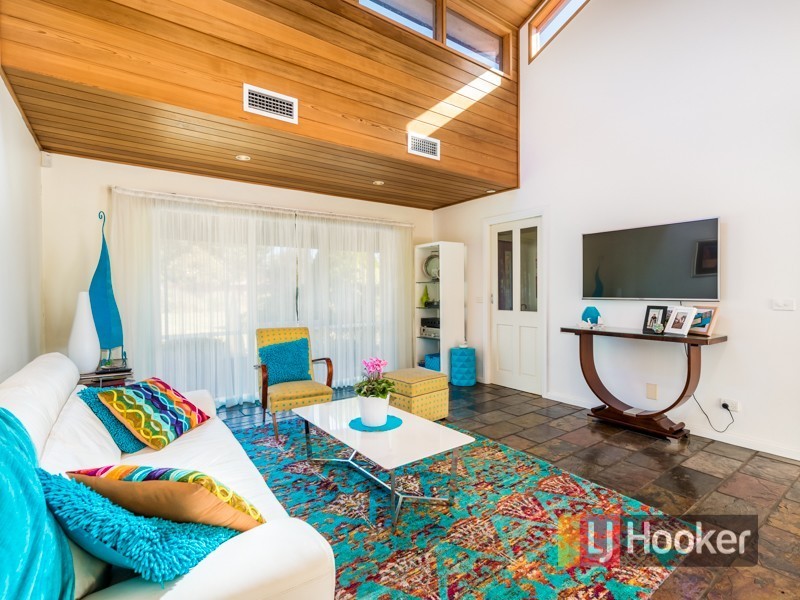 68-70 Kennington Park Drive, Endeavour Hills VIC 3802