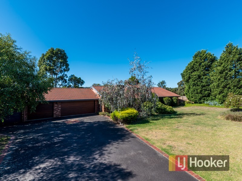 68-70 Kennington Park Drive, Endeavour Hills VIC 3802