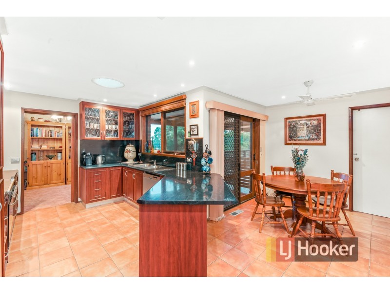 1 Sydney Parkinson Avenue, Endeavour Hills VIC 3802