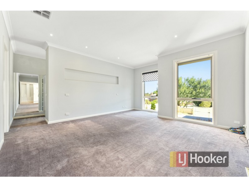 6-8 Cranston Close, Narre Warren North VIC 3804