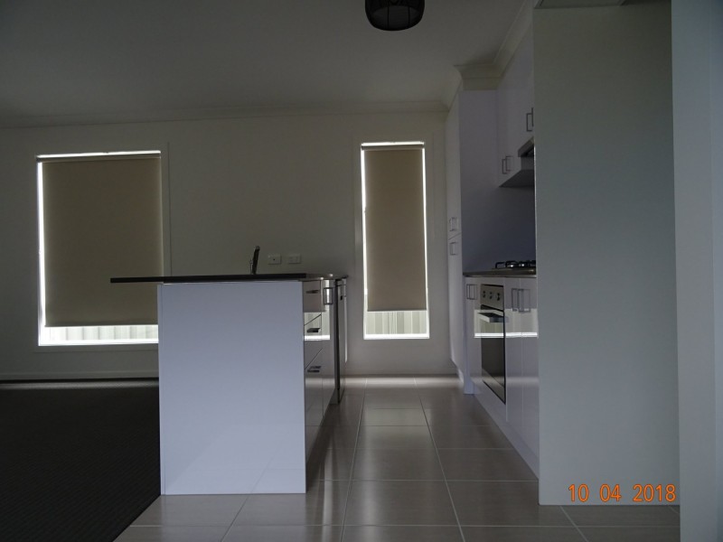 17 Renlik Circuit, Cranbourne VIC 3977