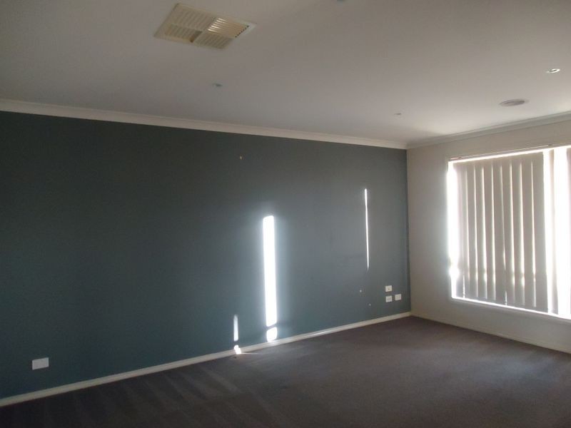 17 Black Caeser Drive, Cranbourne East VIC 3977