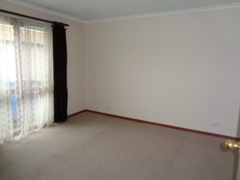 35 Saxonwood Drive, Narre Warren VIC 3805