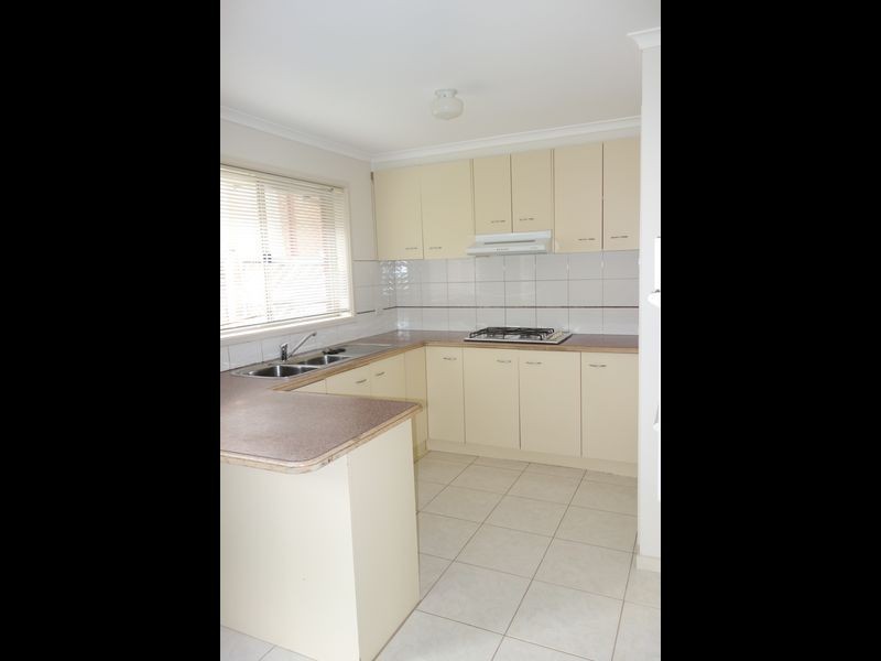 54 Preston Avenue, Endeavour Hills VIC 3802