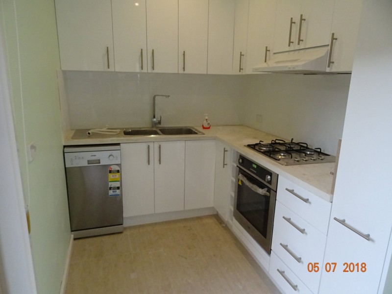 1/42 King George Parade, Dandenong VIC 3175