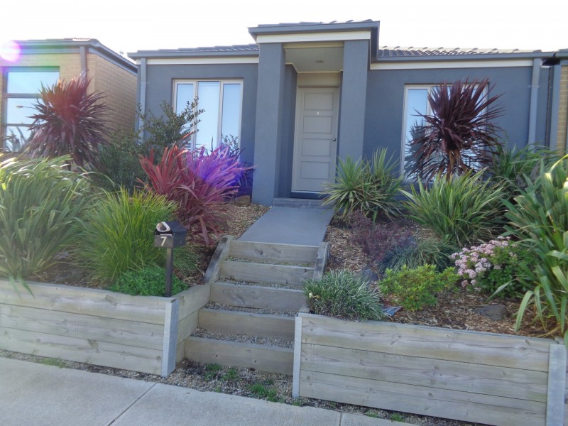 7 Harrison Way, Pakenham VIC 3810