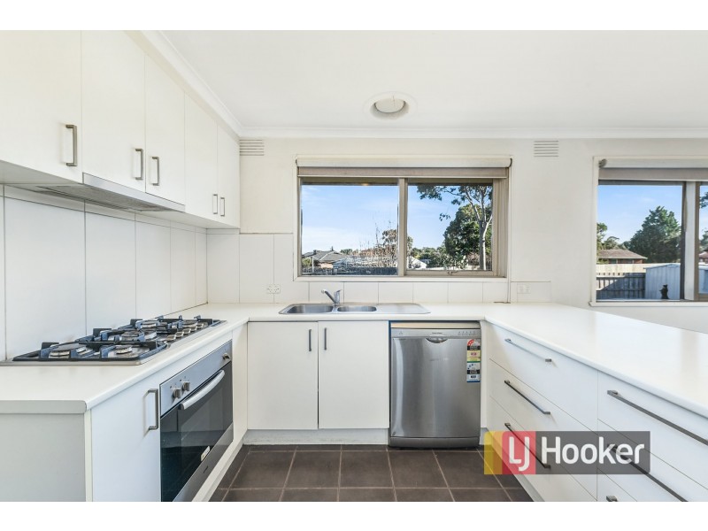 22 James Cook Drive, Endeavour Hills VIC 3802