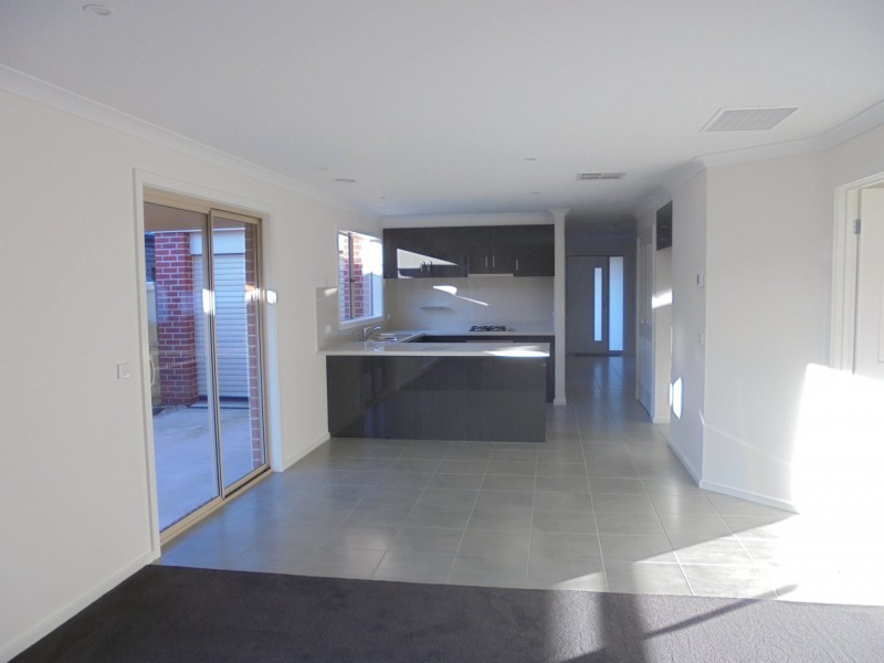 13 Arubi Avenue, Clyde North VIC 3978