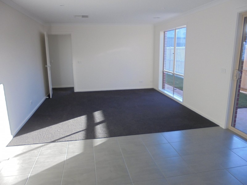 13 Arubi Avenue, Clyde North VIC 3978