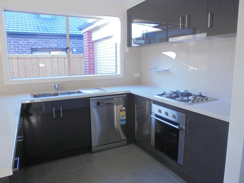 13 Arubi Avenue, Clyde North VIC 3978
