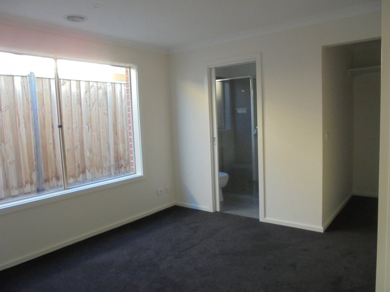 13 Arubi Avenue, Clyde North VIC 3978