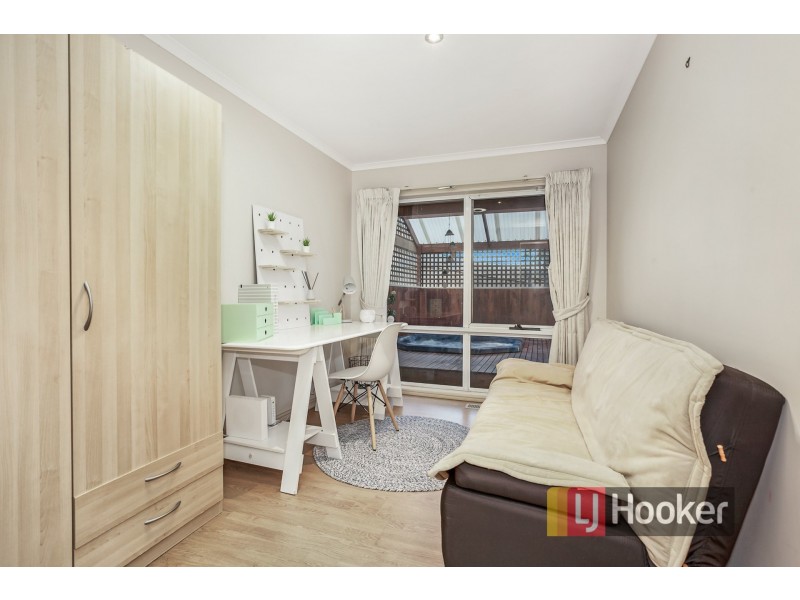 12 George Bass Avenue, Endeavour Hills VIC 3802