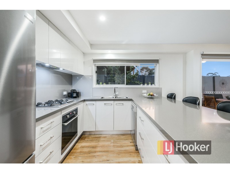 13A Amalfi Drive, Endeavour Hills VIC 3802