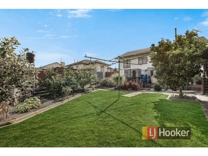 8 Eugenia Street, Doveton VIC 3177