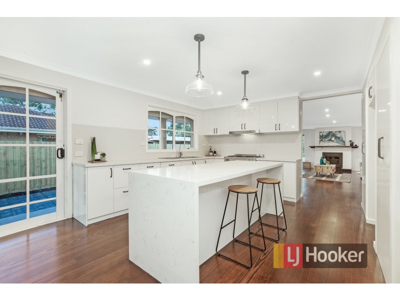 15 Baileyana Dr, Endeavour Hills VIC 3802