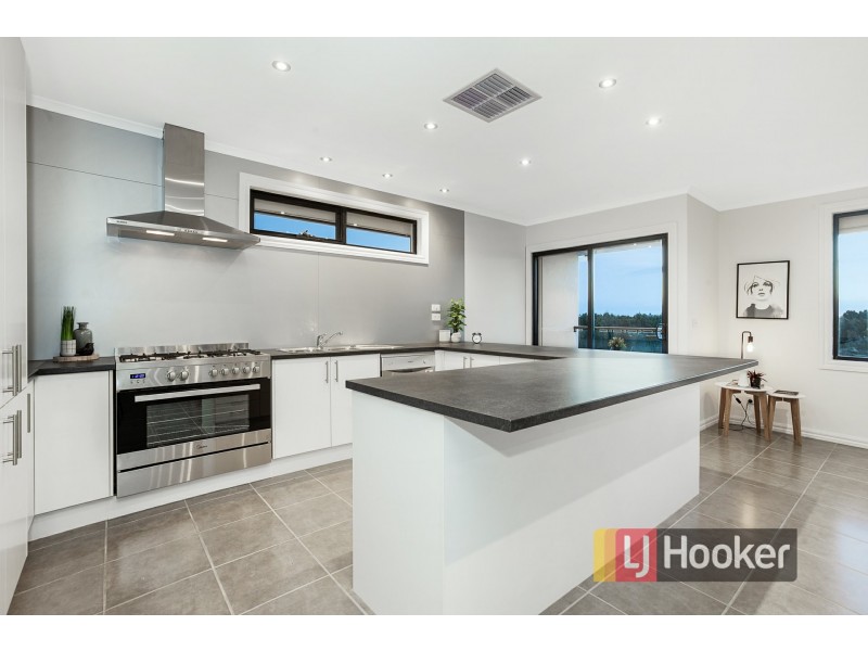 15 Baileyana Dr, Endeavour Hills VIC 3802