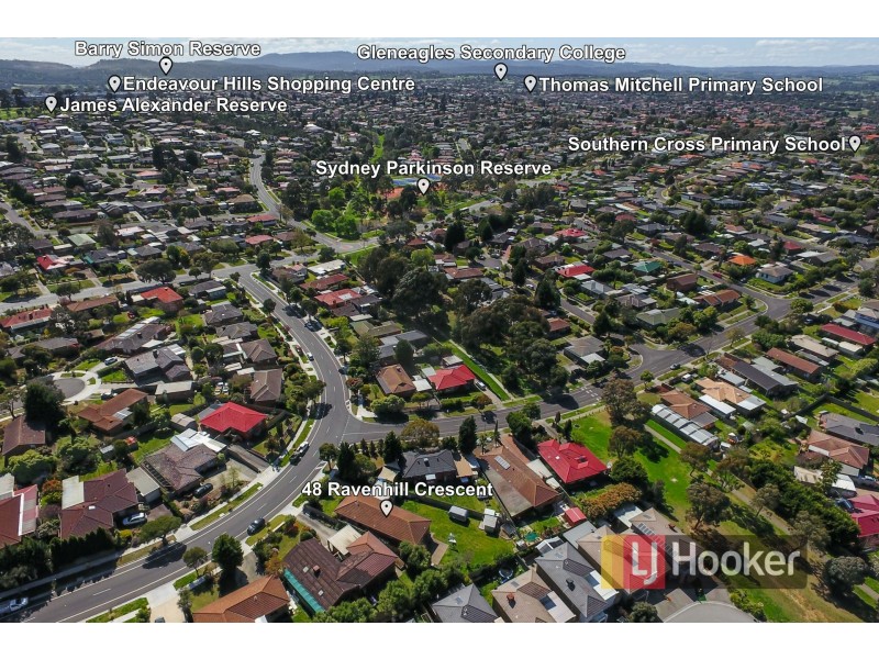 48 Ravenhill Crescent, Endeavour Hills VIC 3802