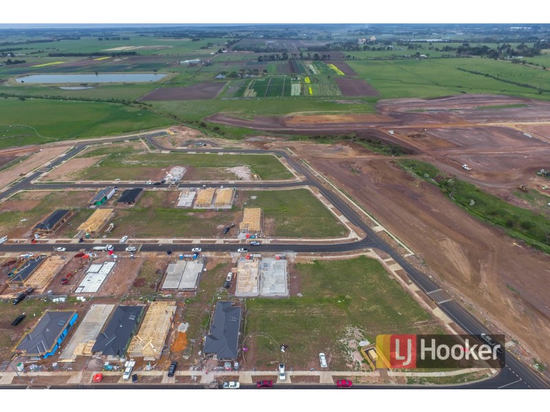 8 Adriatic Circuit, Clyde VIC 3978