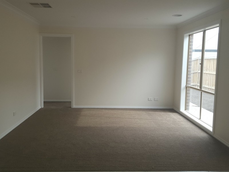 Lot 233/46 Skylark Boulevard, Clyde North VIC 3978